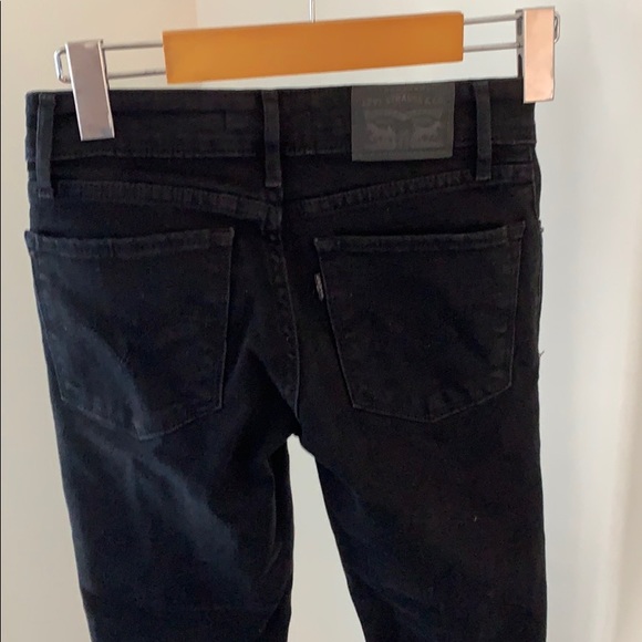 Levi’s black 711 mid rise - Picture 5 of 5